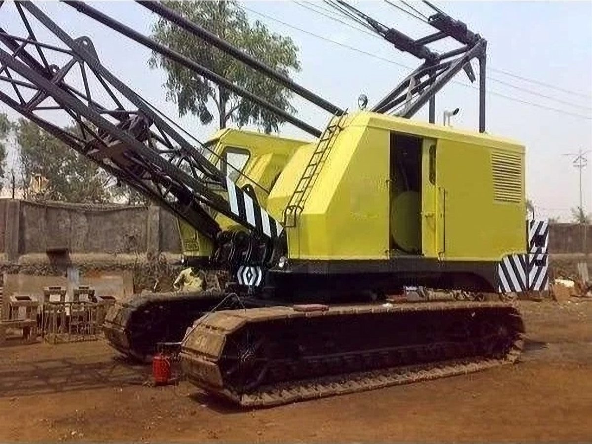 Heavy duty mechanical crawler crane with lattice boom